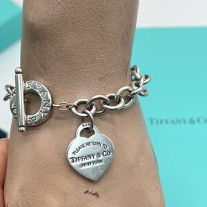 🔴Authentic Tiffany & Co. Silver Return to Tiffany Heart charm Toggle Bracelet🔴